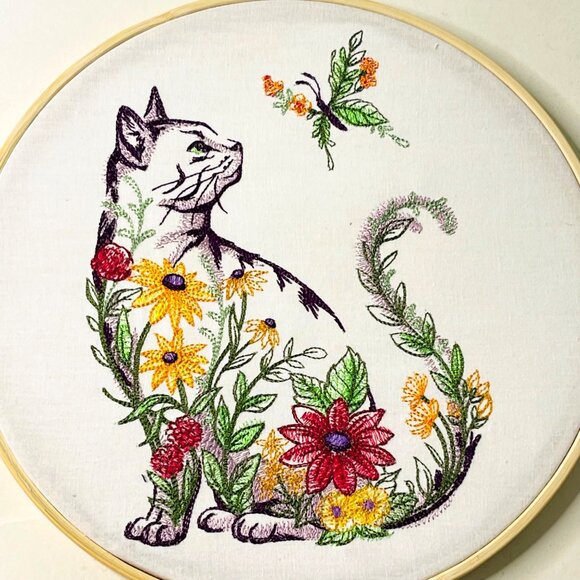 Cat Floral Butterfly Wall Art Embroidery Hoop Wood Frame 9.5" Handmade New - Picture 4 of 7